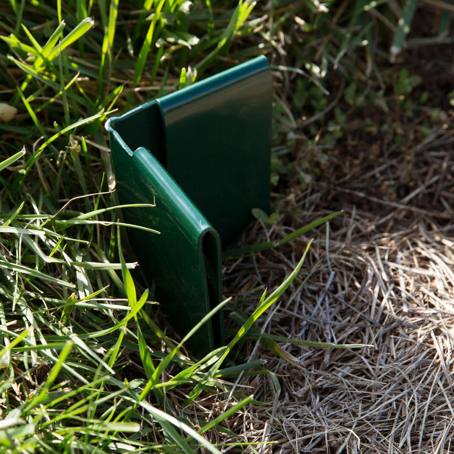 COL-MET 8-in Green Steel Corner Edging Stake 2 COL-MET 8-in Green Steel Corner Edging Stake - Image 2