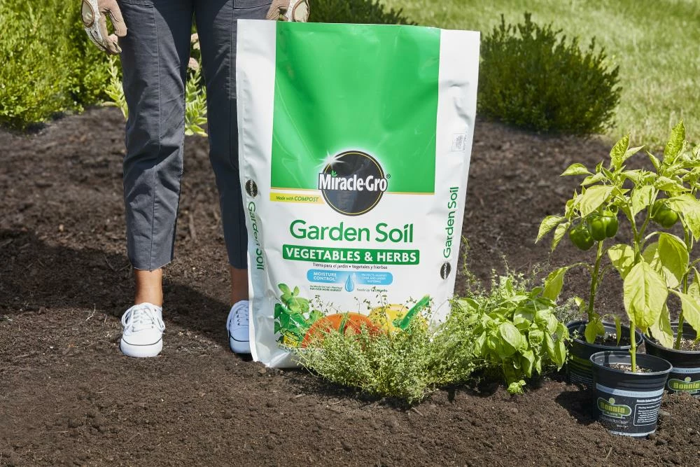 Miracle-Gro Soil & Soil Amendments 1.5-cu ft Garden Soil 5 Miracle-Gro Soil & Soil Amendments 1.5-cu ft Garden Soil - Image 5