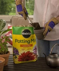 Miracle-Gro Soil & Soil Amendments All Purpose 25-Quart Potting Soil Mix -Landscaping Online Outlet 12477367