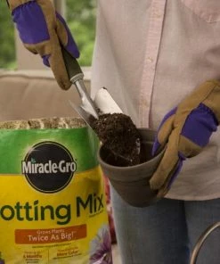 Miracle-Gro Soil & Soil Amendments All Purpose 25-Quart Potting Soil Mix -Landscaping Online Outlet 12477368