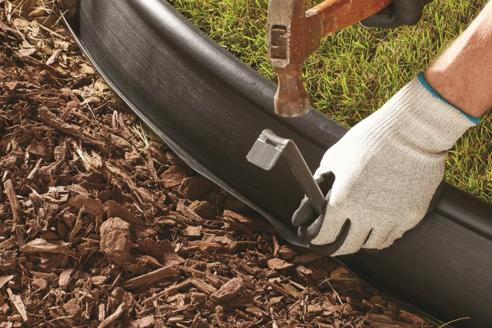 Expert Edge Professional-Grade 60-ft Black Plastic Landscape Edging Roll 3 Expert Edge Professional-Grade 60-ft Black Plastic Landscape Edging Roll - Image 3