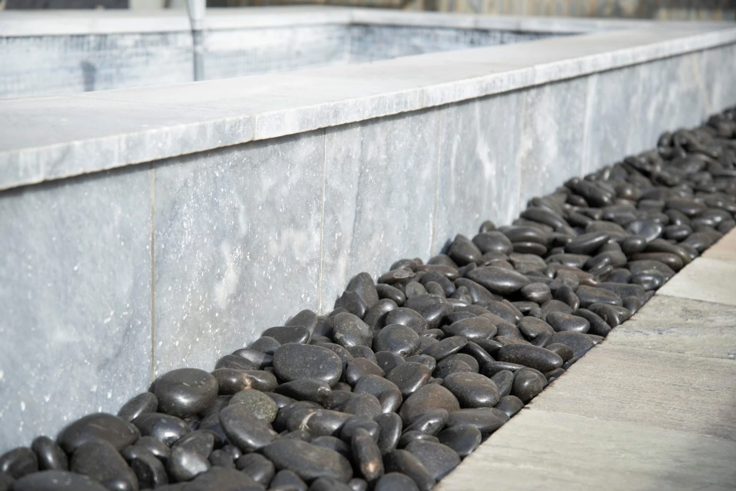 WonderLand Landscaping Rock 0.4-cu ft Black Decorative Rock 4 WonderLand Landscaping Rock 0.4-cu ft Black Decorative Rock - Image 4