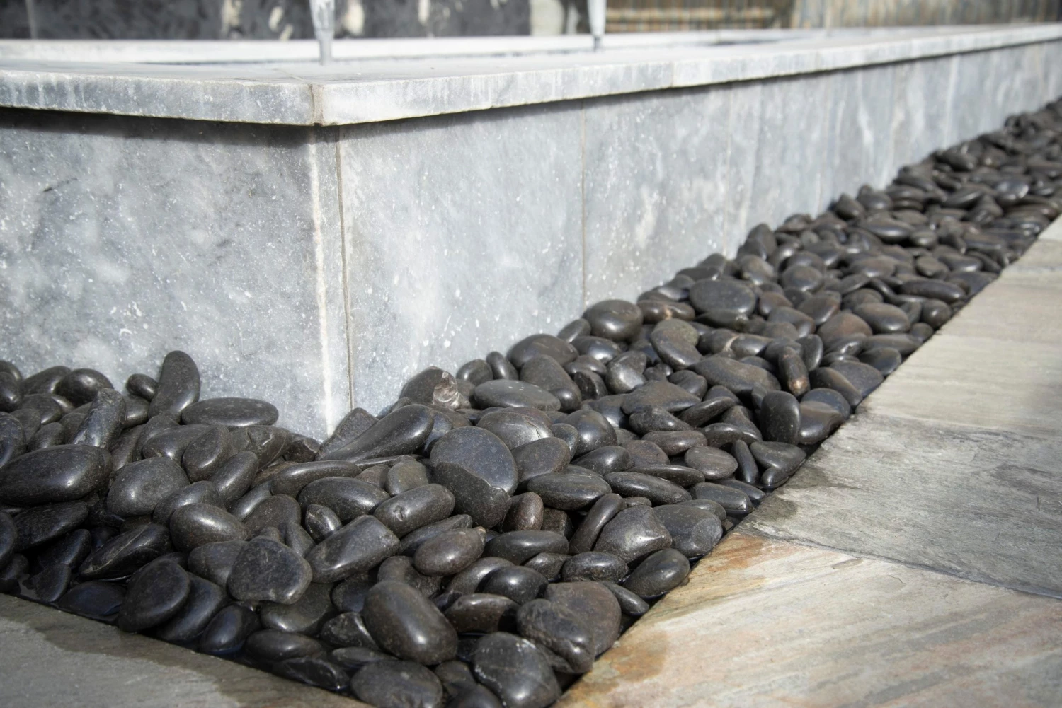 WonderLand Landscaping Rock 0.4-cu ft Black Decorative Rock 6 WonderLand Landscaping Rock 0.4-cu ft Black Decorative Rock - Image 6