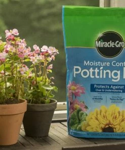 Miracle-Gro Soil & Soil Amendments 16-Quart Potting Soil Mix -Landscaping Online Outlet 42460246
